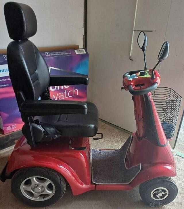 čtyřkolový elektrický vozík pro seniory