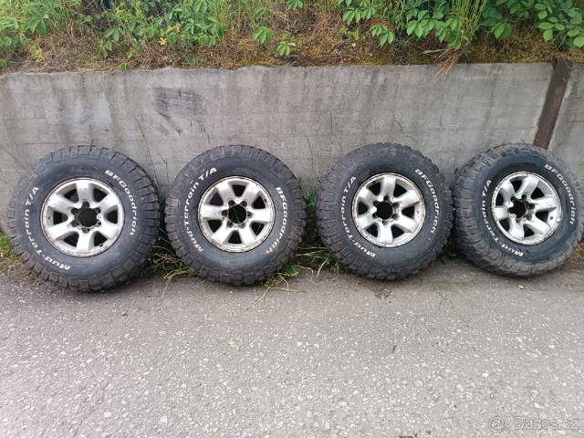 Offroad gumy 255/85 R16
