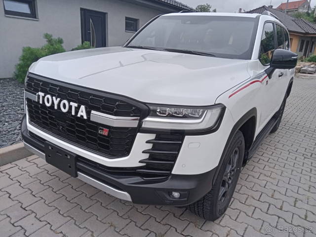 Land Cruiser LC 300 GR SPORT 3,3L TD, SLEVA
