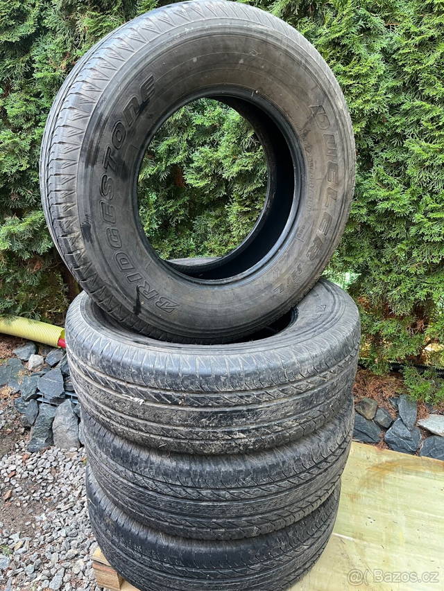 Sada 265/70 R17 bridgestone