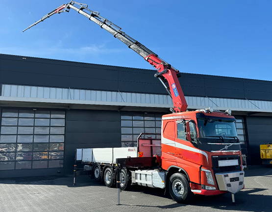 VOLVO FH540 8x4 - valník s hydraulickou rukou
