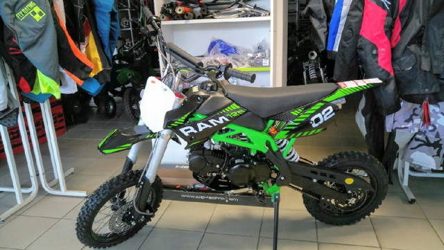 MiniRocket SKY 125ccm, kola 14/12