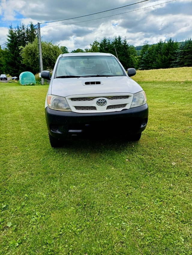 PRODÁM TOYOTU HILUX