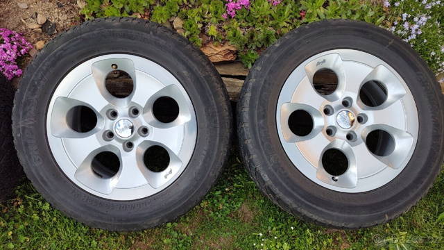 Offroad kola Jeep