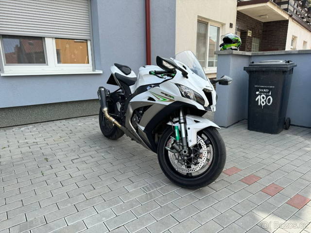 Kawasaki ZX-10R Ninja 2017 - Pearl Blizzard White