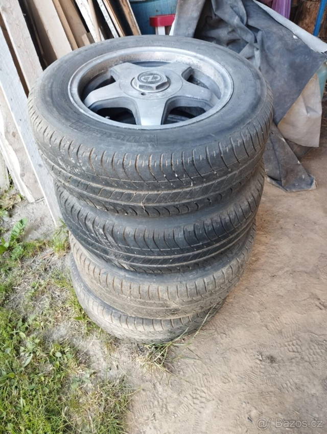 Kola z Ford Sierra