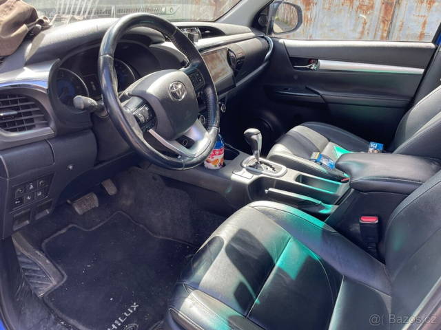 Toyota Hilux 2,4 D 4x4 automat