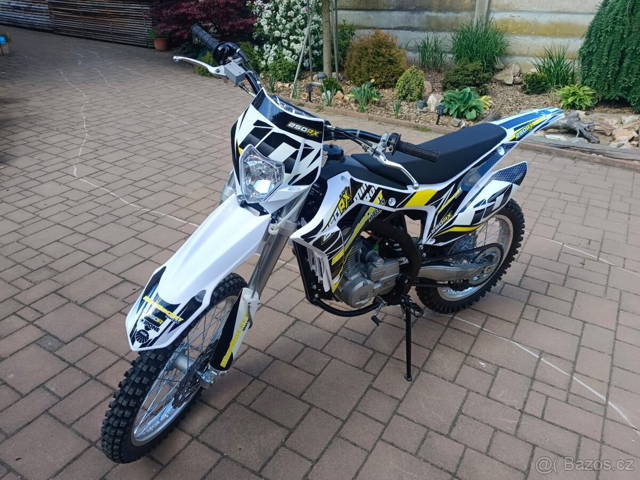 MiniRocket 250RX, kola 21/18
