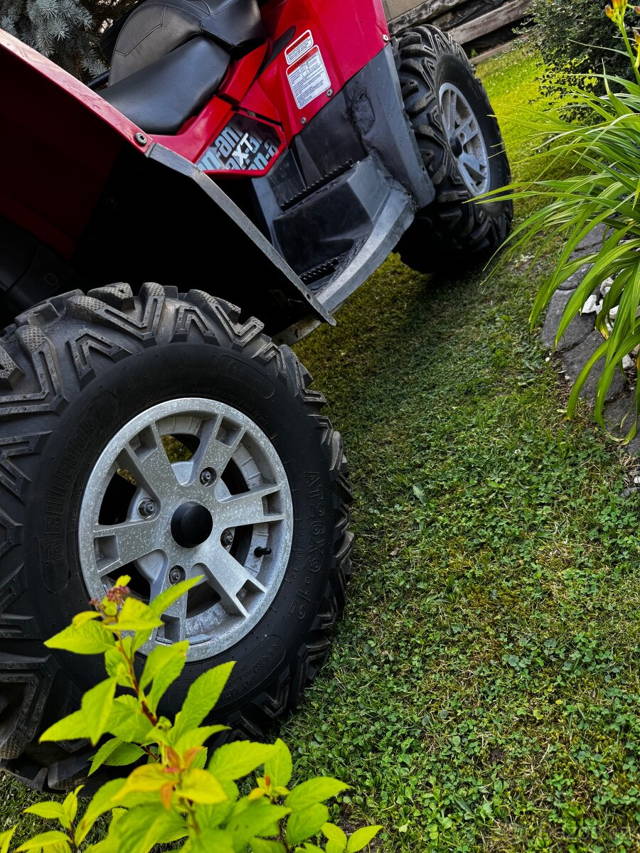 Kola Can-am r12