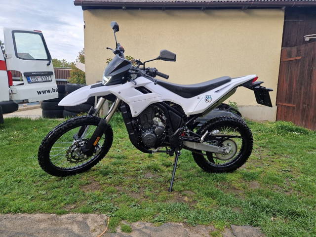 Yuki 125 i se