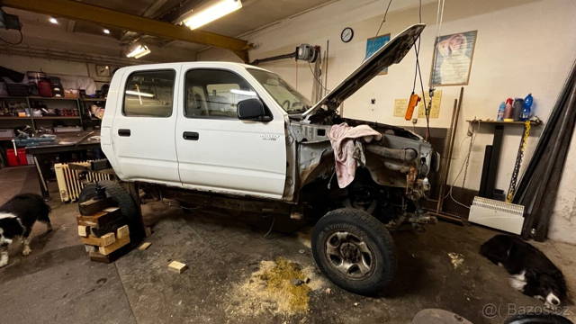 Toyota Hilux 2000 - 2LT 66kw (doklady)