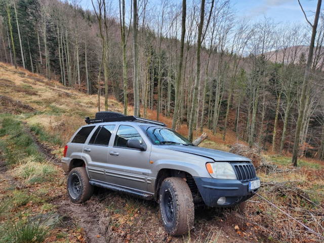 Jeep grant Cherokee 4,7 V8 r.v. 2002