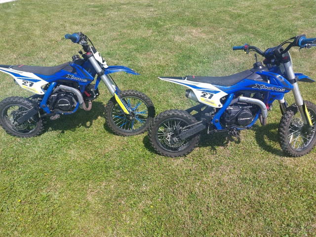 Prodám dvě xmotos 27