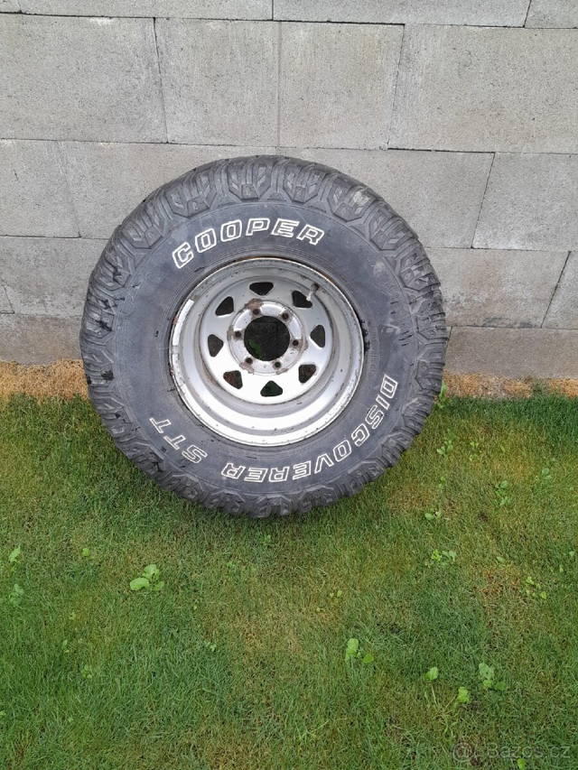 Nissan Patrol Toyota Hilux Runner a podobně