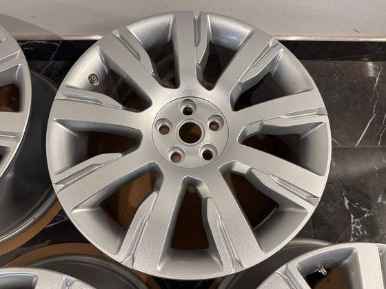 original alu kola Range Rover Sport r21 5x120