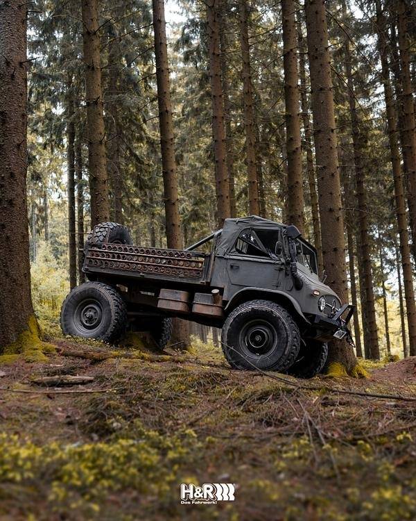 Predám mercedes Unimog 404 Cabrio- vojenský special