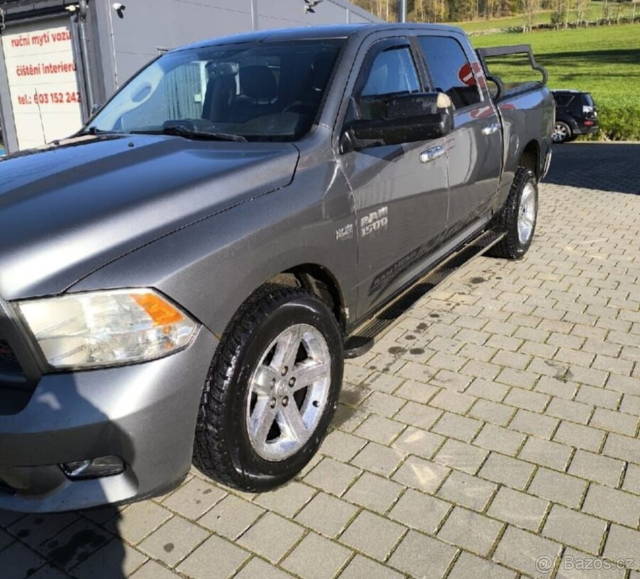 Prodám RAM 1500 5,7 V8 HEMI
