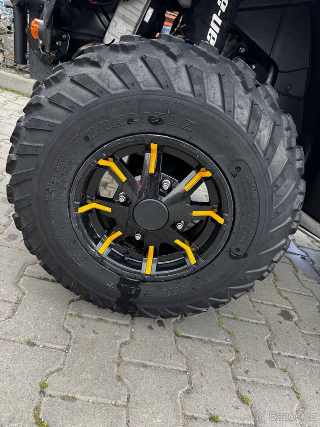 Kola Can-am r12