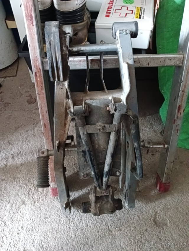 Suzuki DR 250.