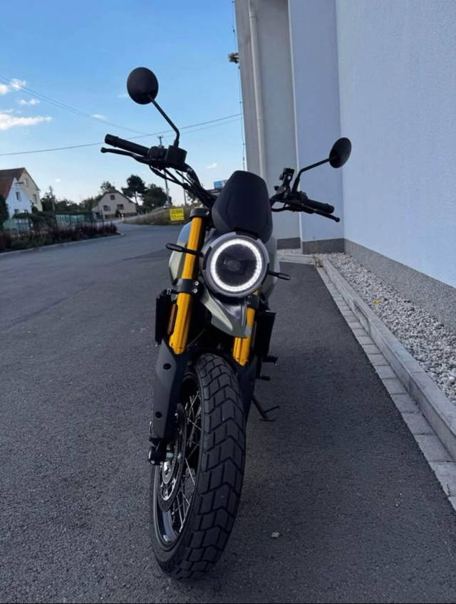 Moto Morini Seiemmezzo 650 SCR