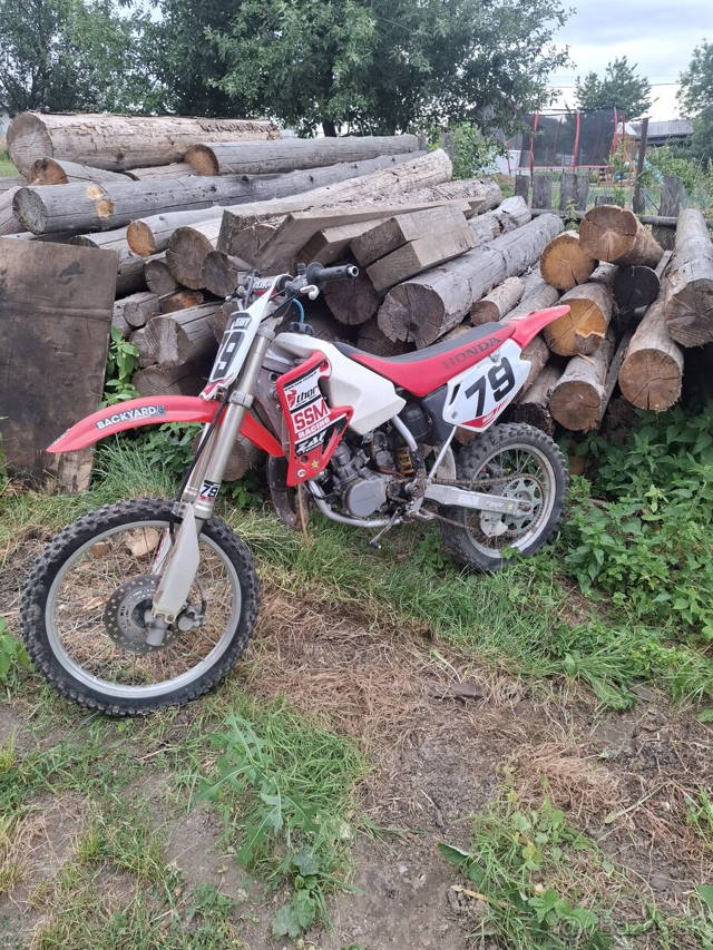 Honda cr85