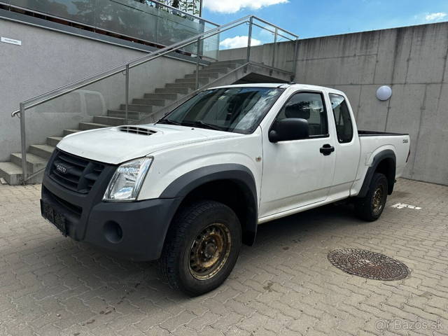 ISUZU D MAX 2,5 TD 4X4 100KW ŤAŽNÉ 3000 KG