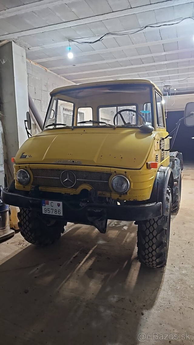 Mercedes Unimog 406