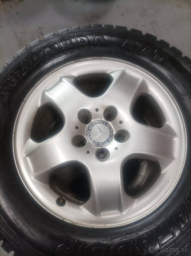 255/60 R17