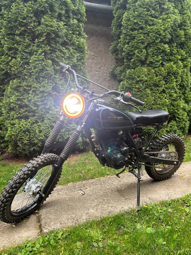 Custom Suzuki Scrambler 200cc