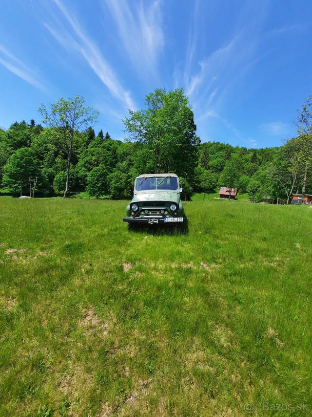UAZ 469 2.4L Benzín