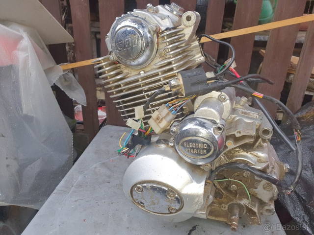 Motor pitbike 250