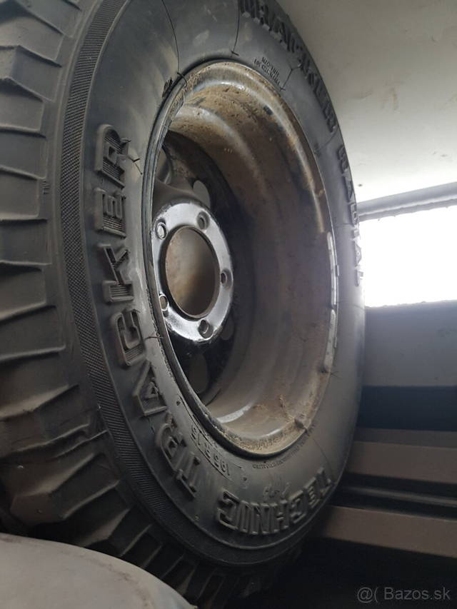 offroad pneu vranik tracker