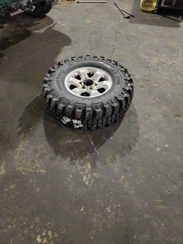Offroad pneu 33x10,5 R16