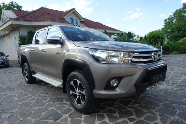 Toyota Hilux DC 2.4 I D-4D Active-75.541km-ODPOČET DPH