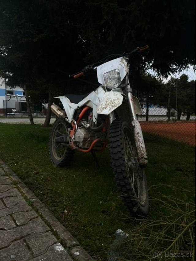 Moto asix 250
