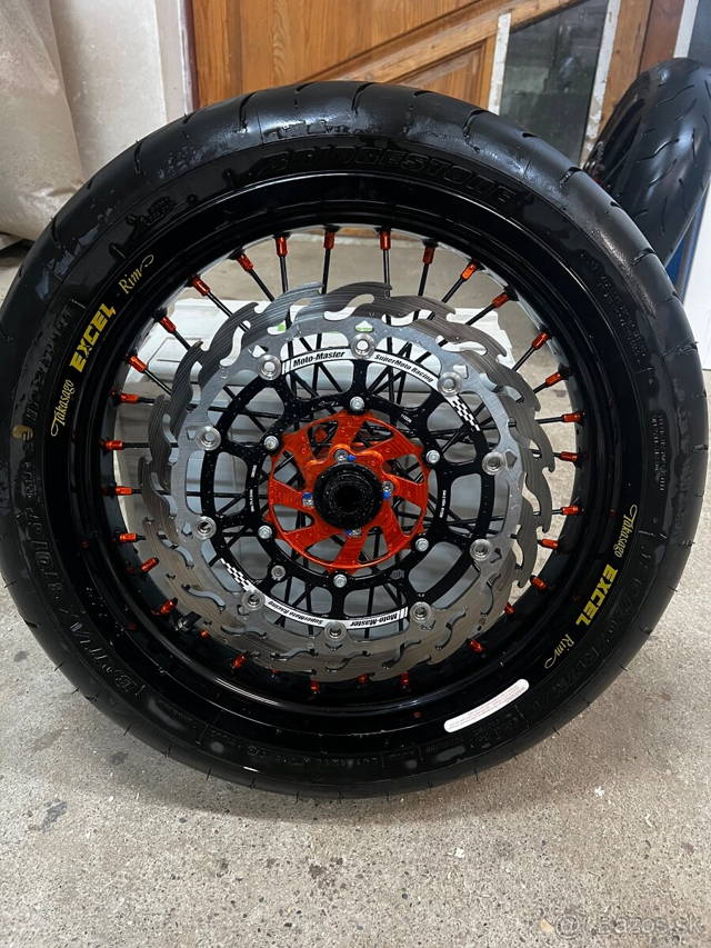 Supermoto kolesa Ktm