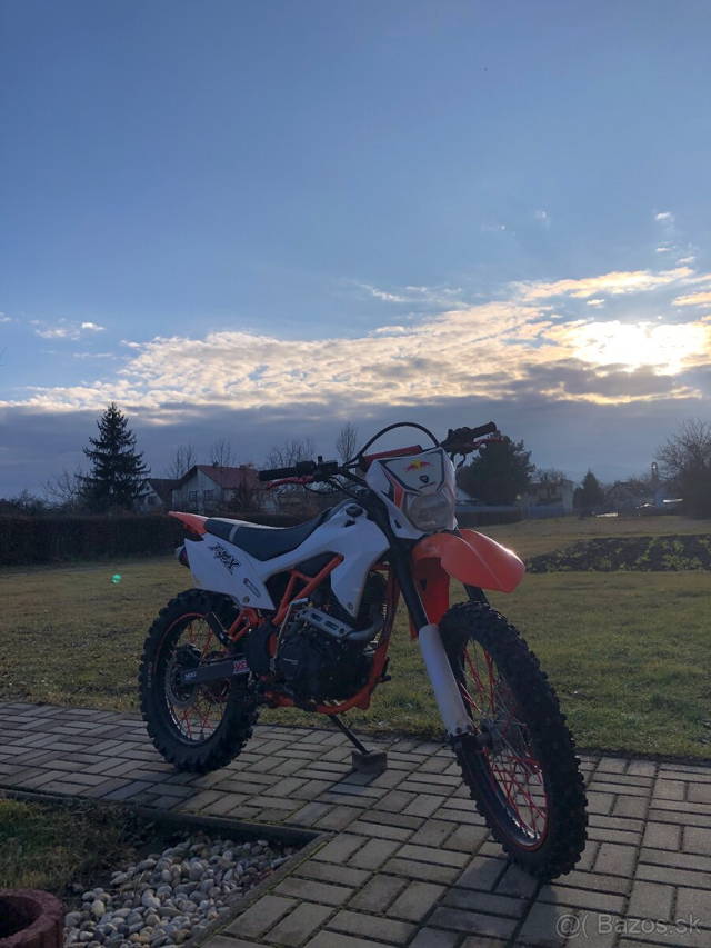 Mikilon Defender 250RR