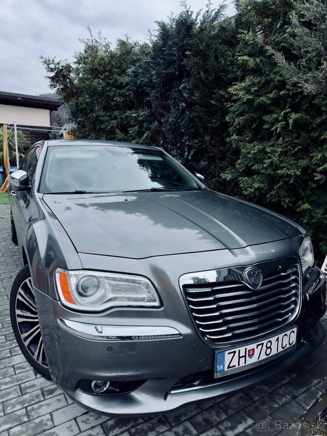 Lancia thema / chrysler 300