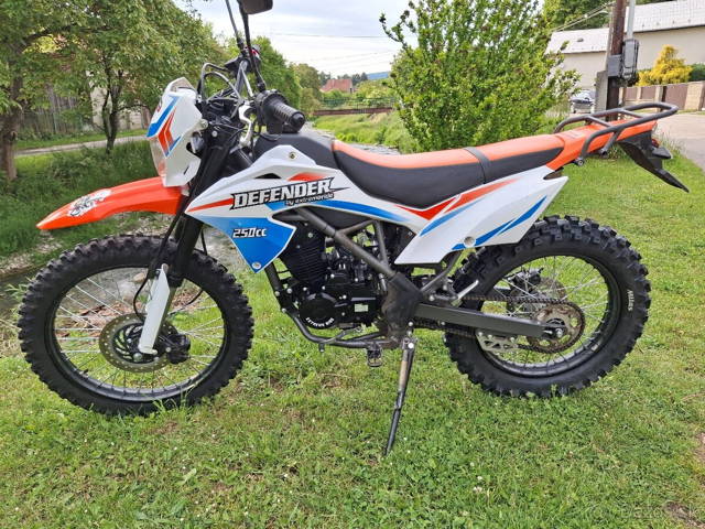 Defender 250ccm