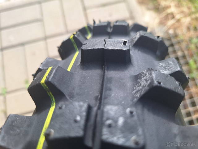 Pneu 90/100-16