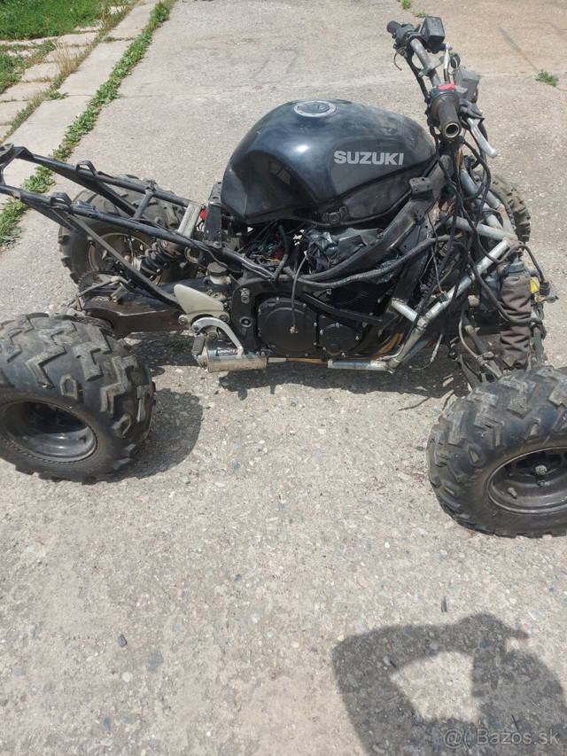 Nedokončený projekt hyperquad