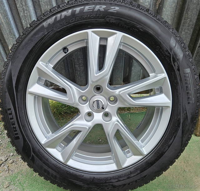Originálna zimná sada VOLVO - 5x108 r18 + 235/55 r18