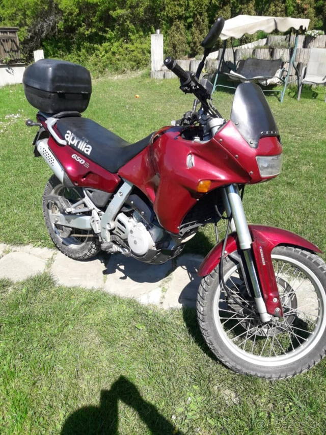Apríla pegaso 650