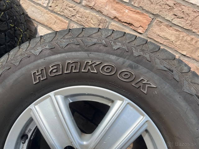 Predám elektróny plus celoročne pneumatiky na veľmi amarok