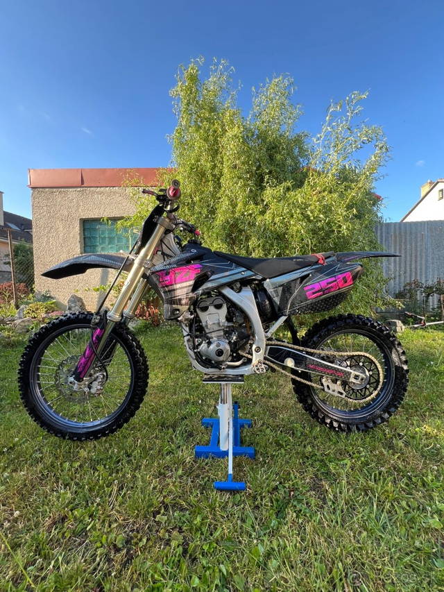 Yamaha yzf 250