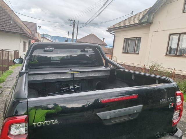 Roleta korby Hilux