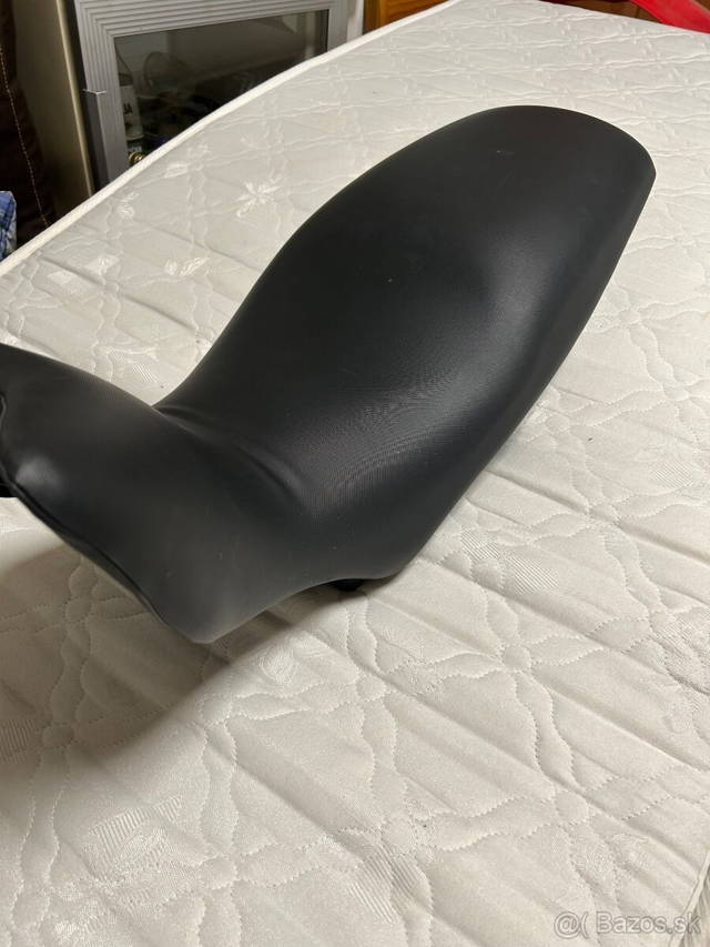 Predám sedadlo na GS 800