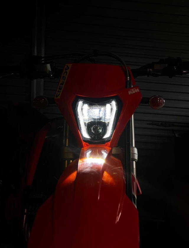 Svetlo KTM LED