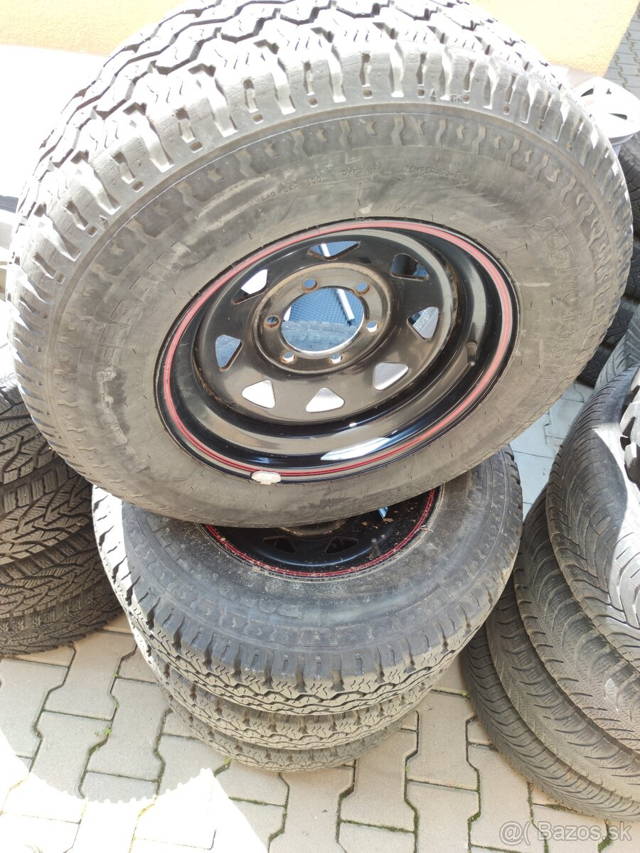 235/70 R16