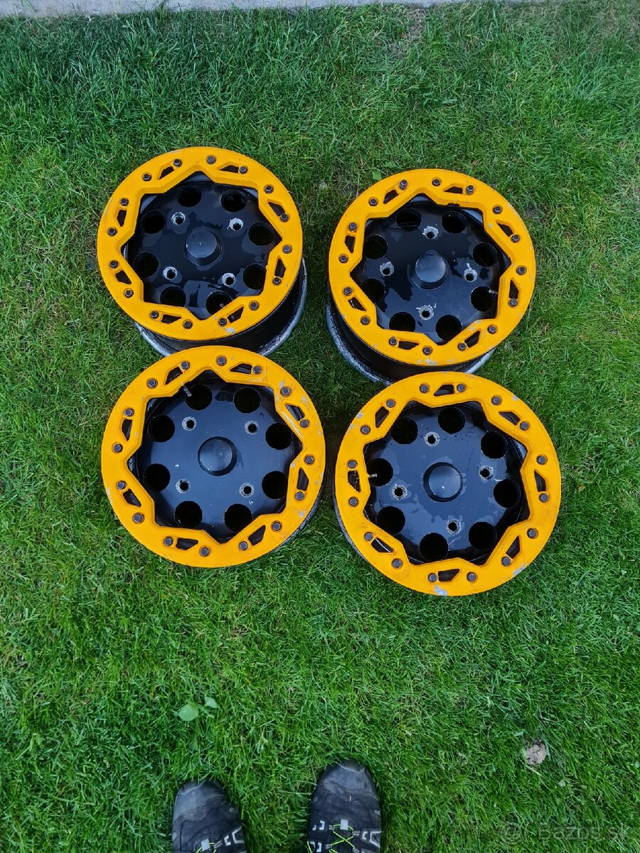 Can am beadlock r 12